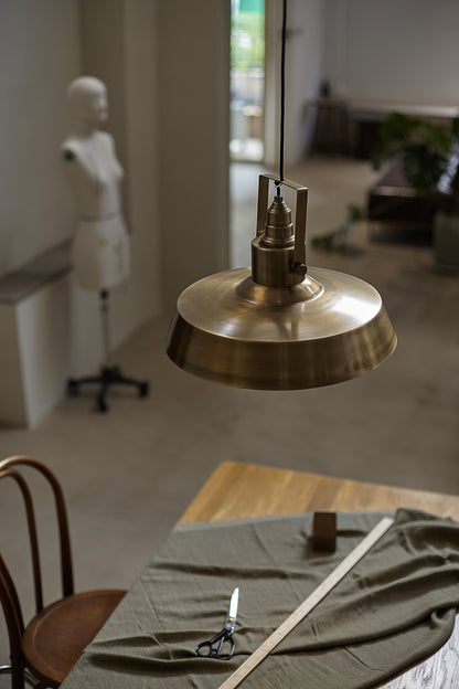 Antique Brass Pendant Lamp: A Touch of Country in Every Glow