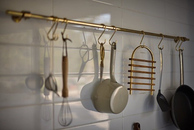 ALOTOF Brass and Teak Trivet Pot Stand - Stylish Cooking Accessory - ALOTOFBRASSERA