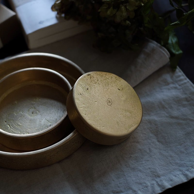 ALOTOF Handmade Decorative Solid Brass Tray - Perfect Home Decor and Gift - ALOTOFBRASSERA